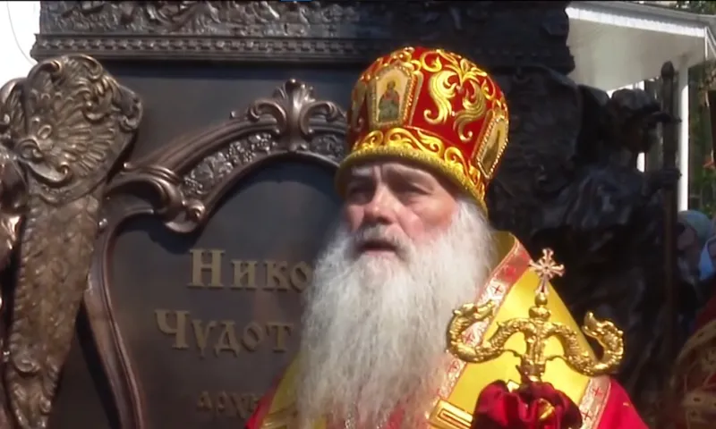 Памятник Николаю Чудотворцу в канун православного праздника открыли в Барнауле