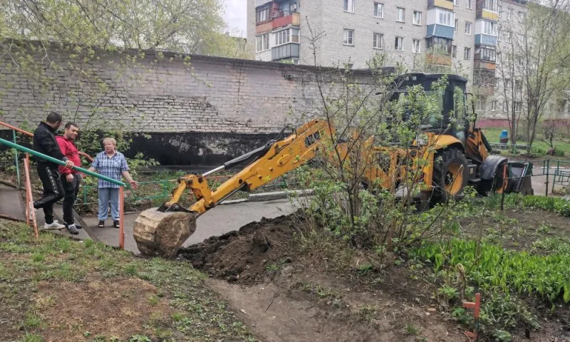 В одном из районов Барнаула начали благоустраивать дворы 