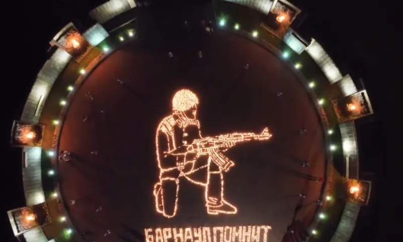 «Огненные картины войны» зажгли в День памяти и скорби в городах Алтайского края 