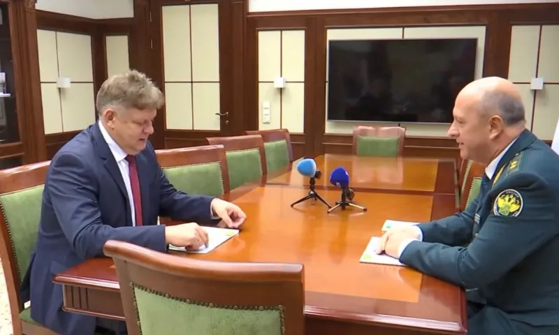 Полпред президента в СФО провел рабочую встречу с начальником Сибирского таможенного управления