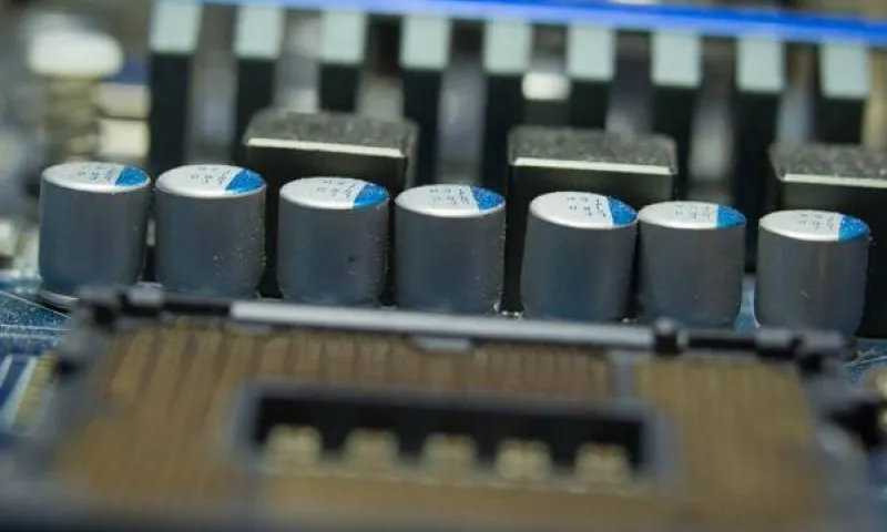Intel приостановил деятельность в России