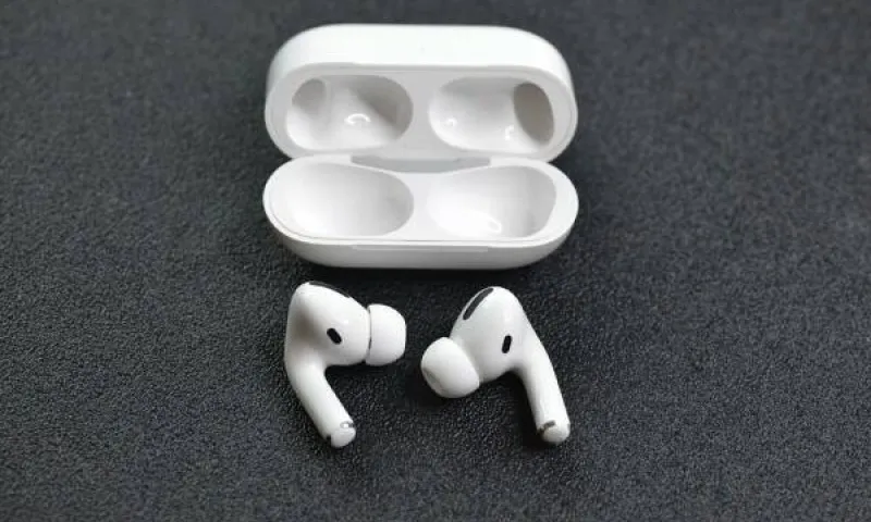AirPods решили оснастить функцией улучшения слуха и осанки