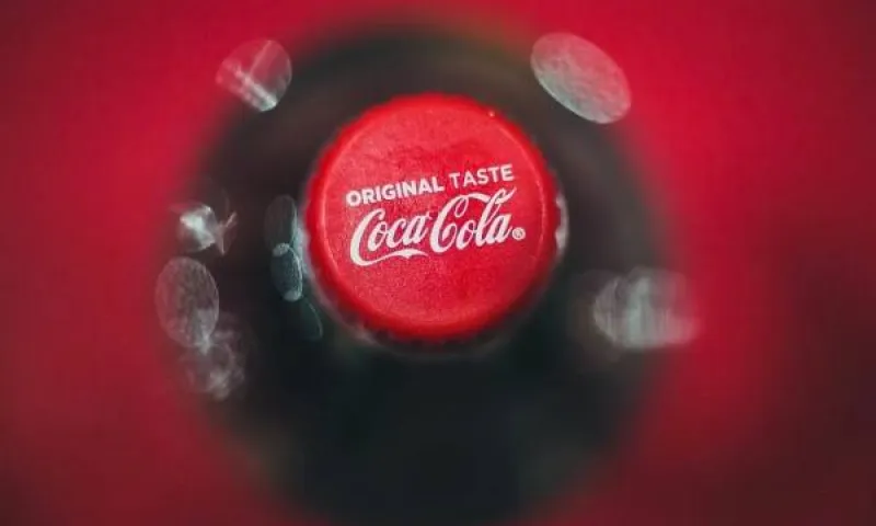 Coca-Cola заявила о приостановке работы в России
