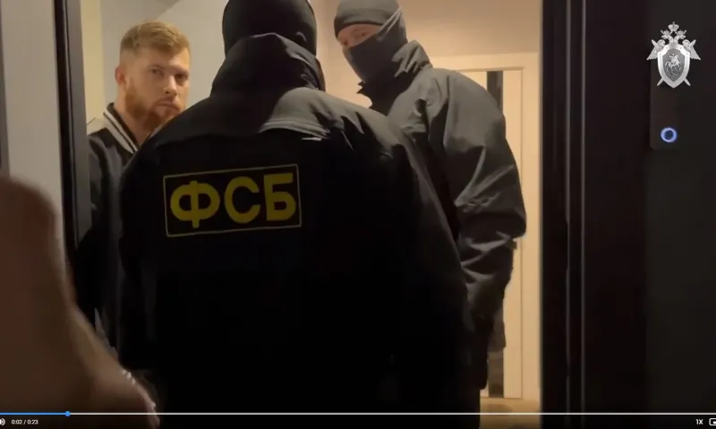 Барнаульского чиновника задержали по подозрению в получении взятки в особо крупном размере