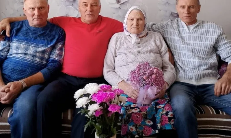 Орден «Мать-героиня» вручили жительнице Родинского района