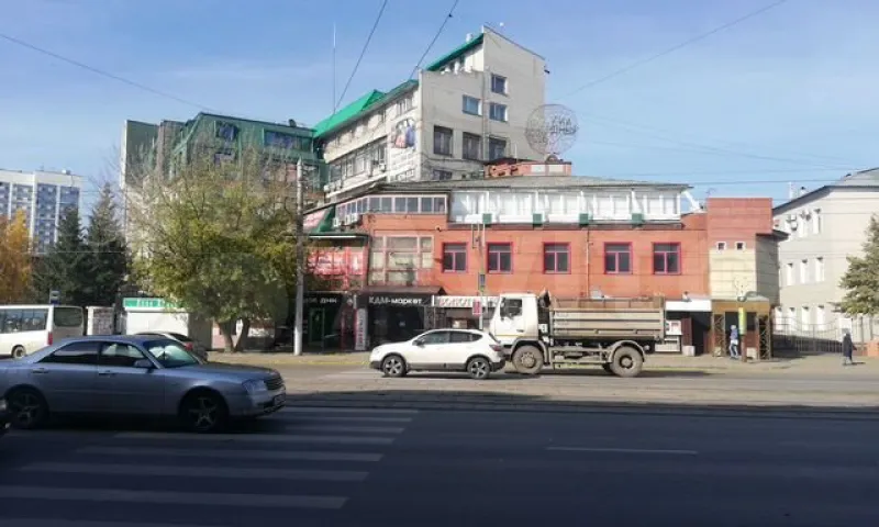 В барнаульском КДМ-маркете продают офисные помещения