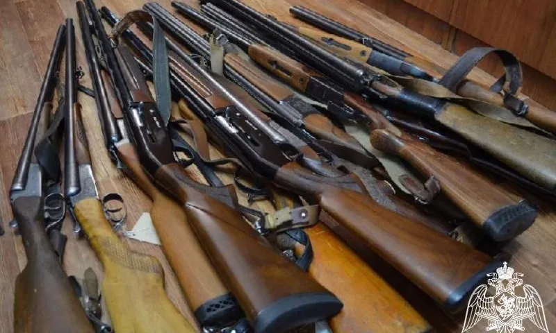 Более 40 единиц незаконно хранящегося оружия сдали жители Алтайского края