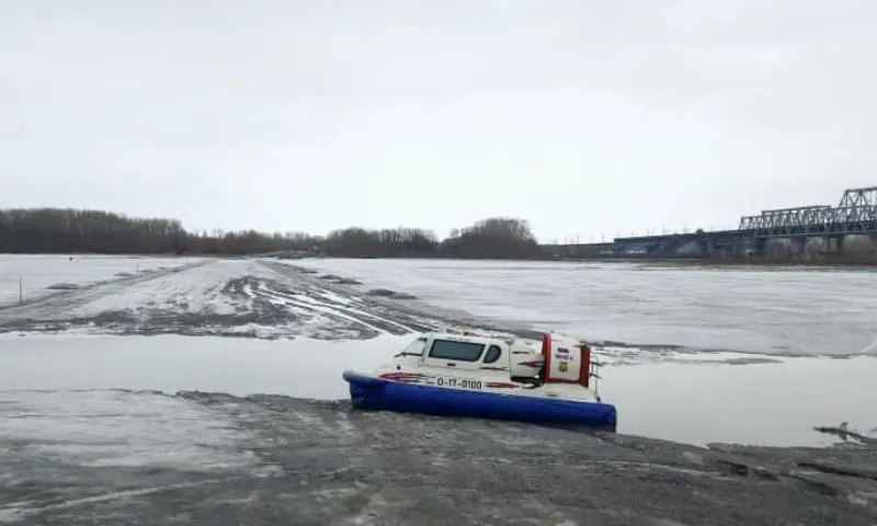 Жители правого берега в Камне-на-Оби боятся остаться без возможности попасть в город