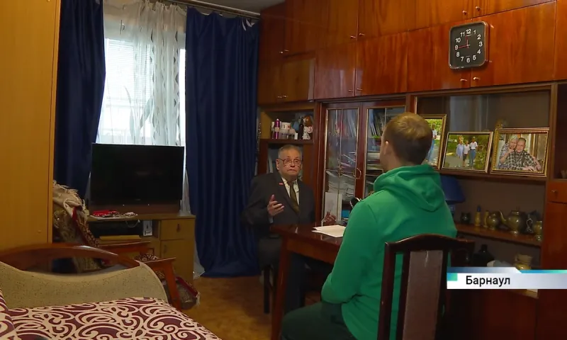 Как живёт старейший киномеханик Алтайского края