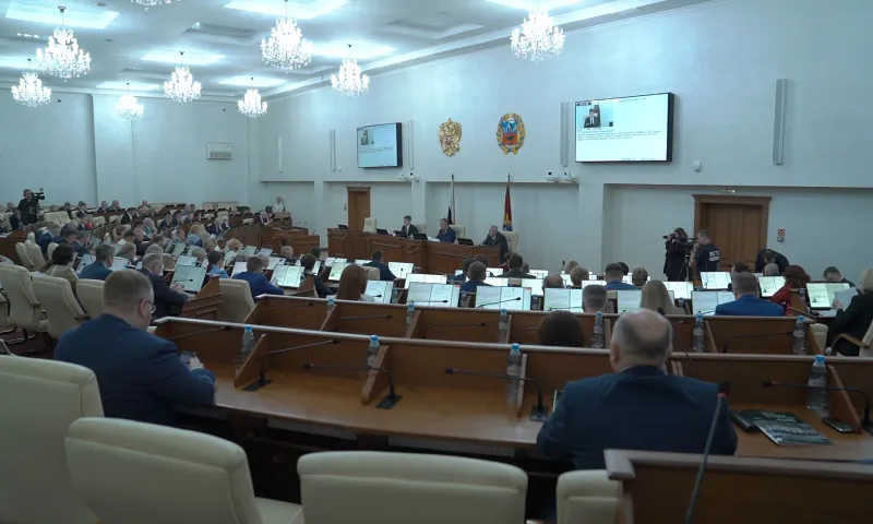 Маркировка собак, алкоголь до 22:00 и выплаты работникам скорой помощи: как прошла июньская сессия АКЗС