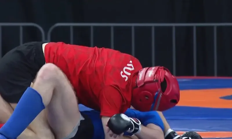 Лучшие бойцы со всей страны приехали в Барнаул на чемпионат России по панкратиону