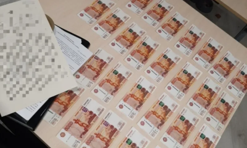 Работника транспортного комитета подозревают в получении взятки в Барнауле