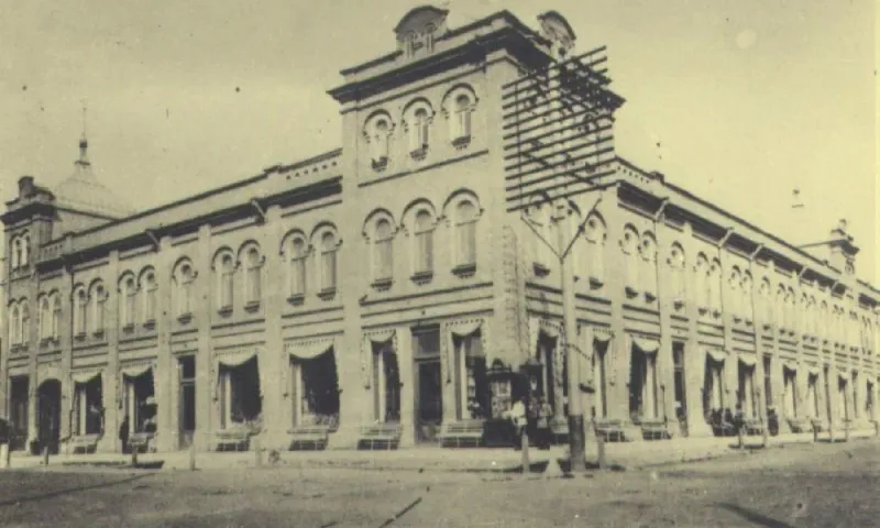 115 лет исполнилось Пассажу Смирнова