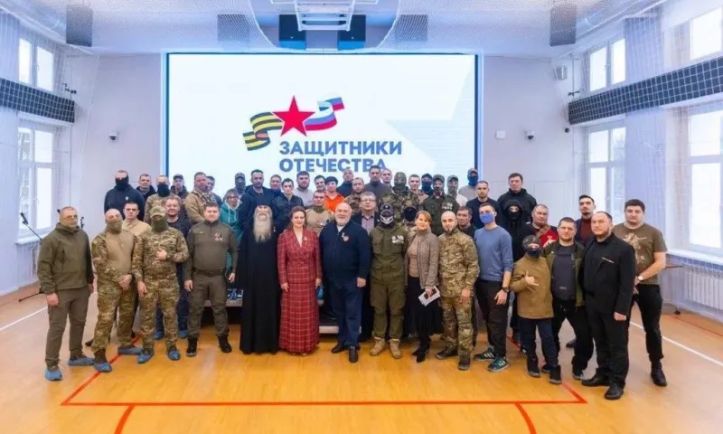 Первый представитель ЧВК из Алтайского края получил удостоверение ветерана боевых действий