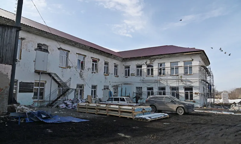 Капитальный ремонт Журавлихинской средней школы в Первомайском районе планируют завершить к 1 сентября
