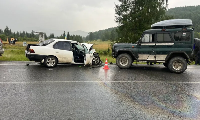 6 человек пострадали в серьезном ДТП на Алтае