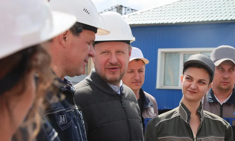 Виктор Томенко посетил предприятие «Алтайлесмаш»