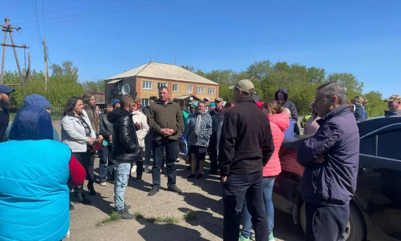 Мобильная приемная губернатора начала работать в Алтайском крае