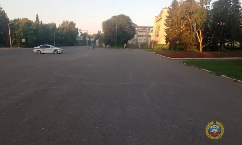 Девочка перевернулась на самокате в Бийске