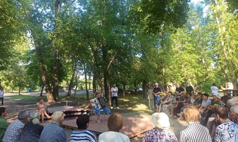 Барнаульцев приглашают на последний в сезоне «Вечер песни под баян»