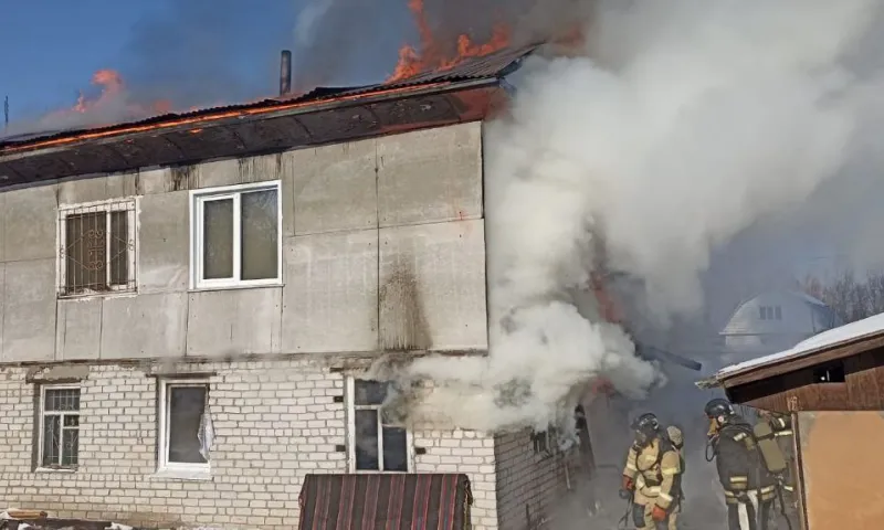Очевидец спас детей из горящего дома в Новоалтайске