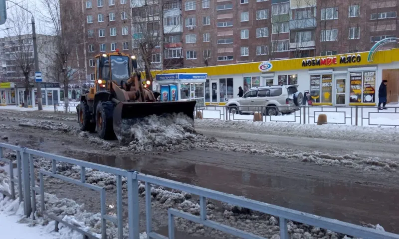 Полтысячи барнаульцев остались без воды из-за прорыва водопровода
