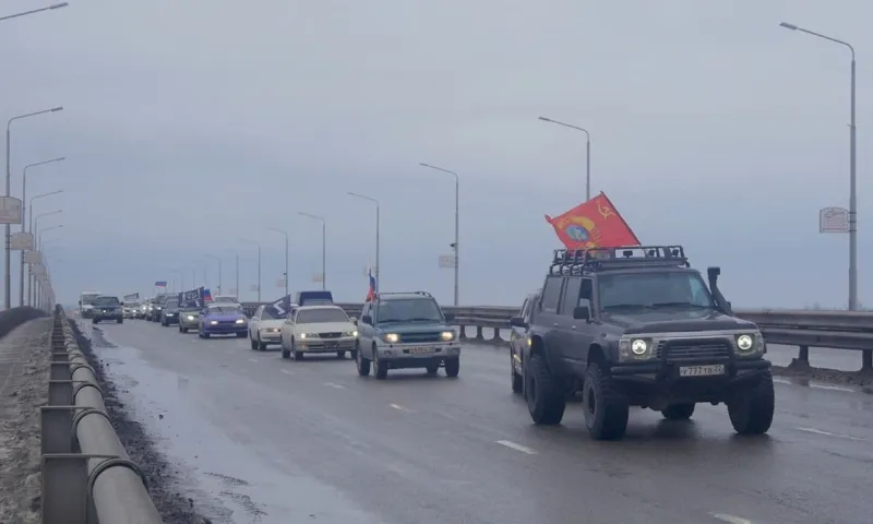 В Барнауле общественные организации провели автопробег в поддержку Вооружённых сил РФ, задействованных в спецоперации в Донбассе