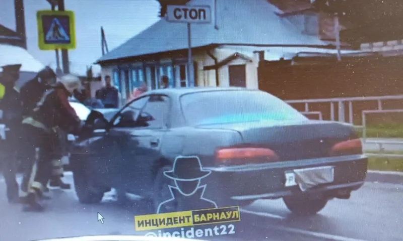 Крупное ДТП произошло в спальном районе Барнаула