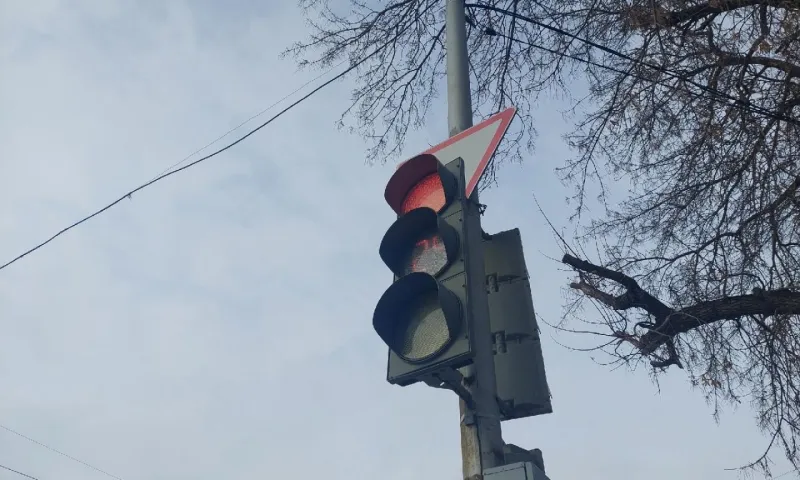Несколько светофоров отключили в Барнауле до 26 февраля