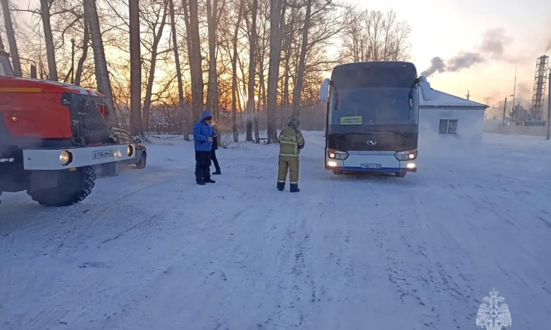 В Алтайском крае пассажирский автобус замёрз при выполнении рейса