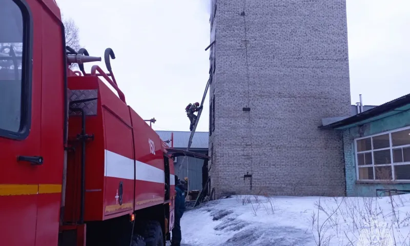 Пожар площадью 80 квадратных метров ликвидировали в Барнауле