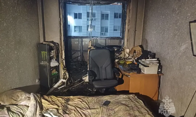 Троих человек спасли на пожаре в Барнауле