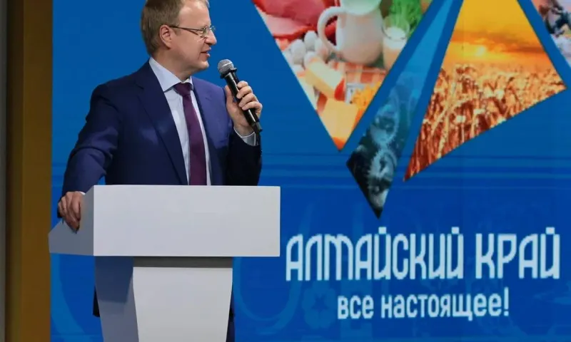 Губернатор Алтайского края принял участие в обсуждении сельскохозяйственных вопросов на выставке «Россия» 