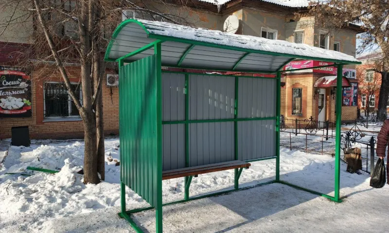 Остановочные павильоны более чем за полмиллиона рублей установили в Рубцовске