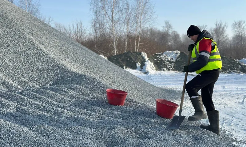 Материалы для ремонта дорог в Алтайском крае проходят проверку