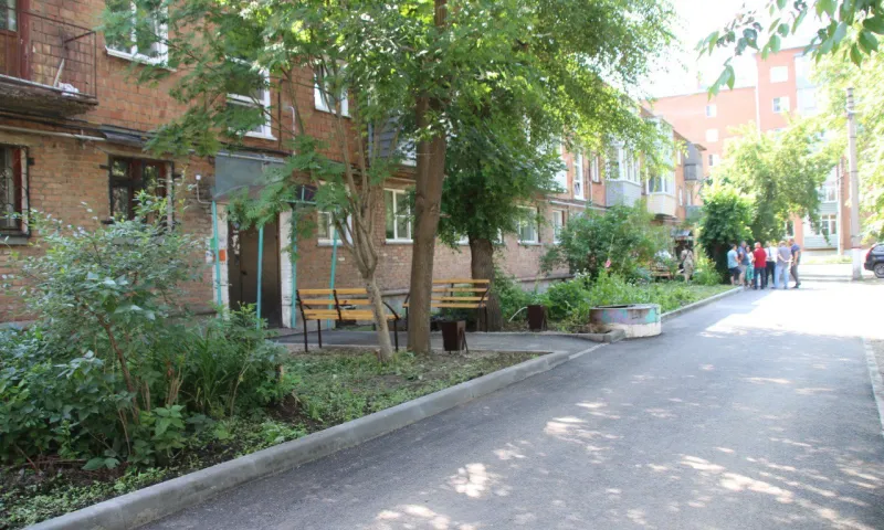 Плановые ремонты дворов завершили в Бийске