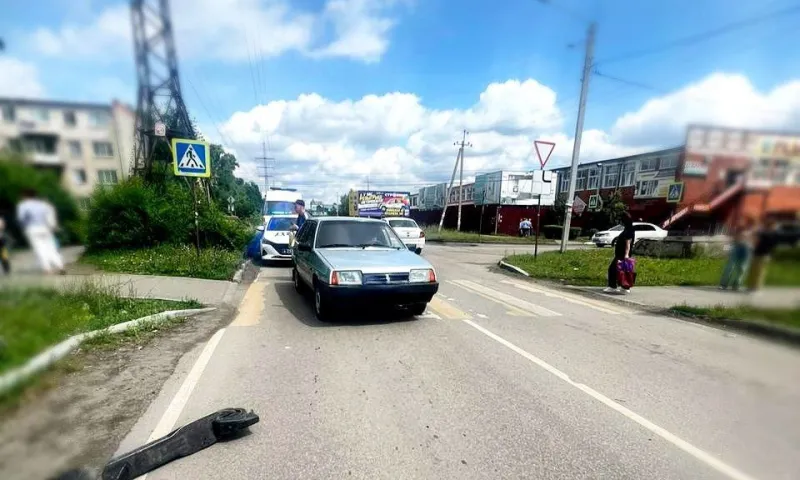 23-летний водитель сбил девочку-подростка на самокате в Бийске