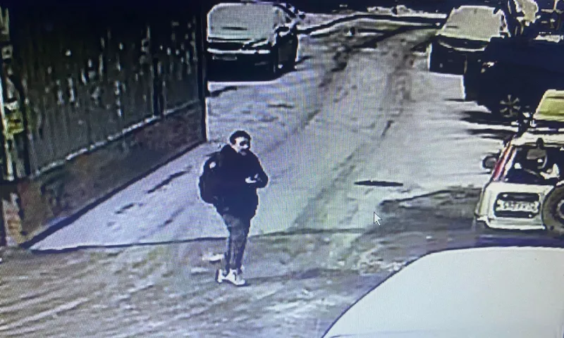 Мужчину, подозреваемого в совершении тяжкого преступления против половой неприкосновенности, разыскивают в Барнауле