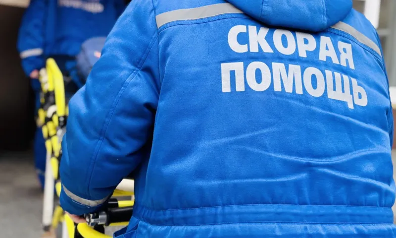 В Бийске госпитализировали мужчину, провалившегося под лёд