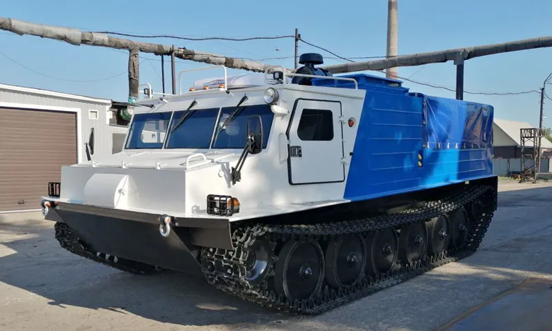 Новый плавающий тягач с кондиционером в салоне представили алтайские машиностроители