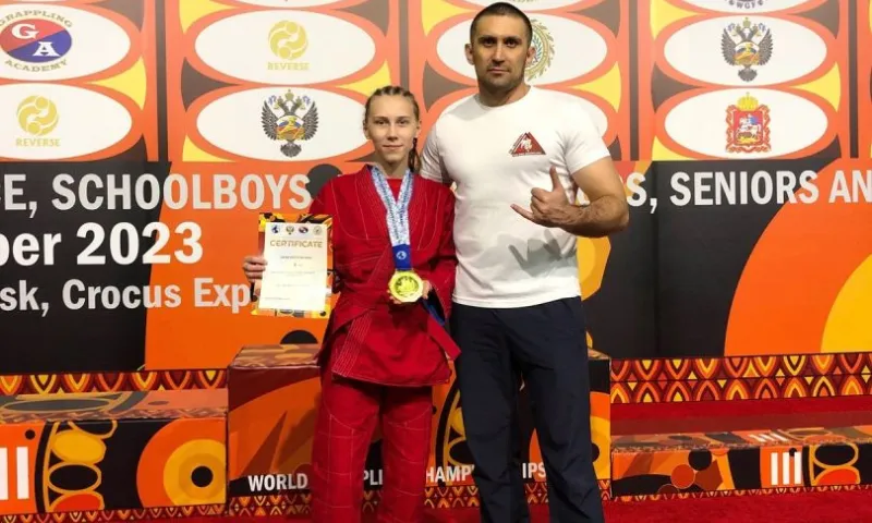 Юная спортсменка из Барнаула победила на первенстве мира по борьбе