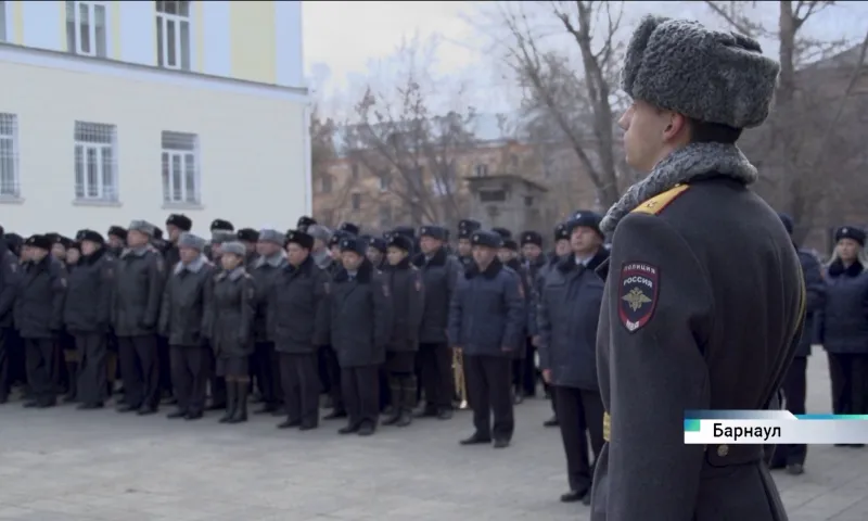 Алтайские полицейские почтили память коллег, погибших при исполнении служебного долга