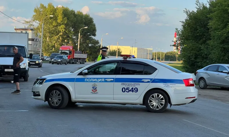 Нетрезвый барнаулец угнал машину и похитил банковские карты