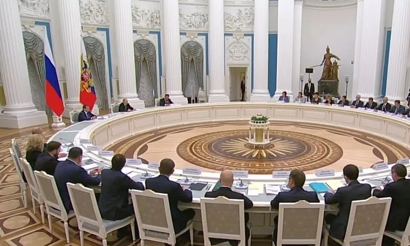 Виктор Томенко встретился с Владимиром Путиным в ходе заседания Президиума Госсовета