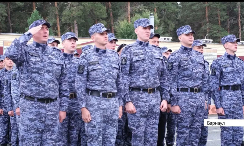 В алтайском управлении Росгвардии приняли присягу поступившие на службу сотрудники