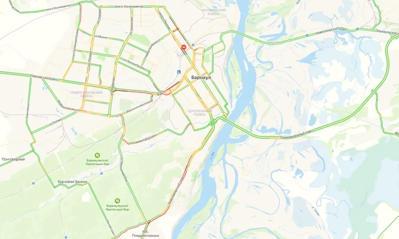 Пробки в несколько километров сковали Барнаул