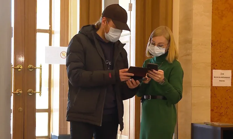 Власти РФ хотят отказаться от термина «QR-код» из-за негативного отношения россиян