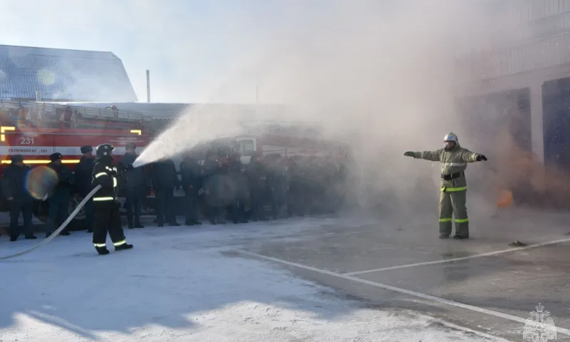 Начальника пожарно-спасательной части с почестями проводили на пенсию в Советском районе