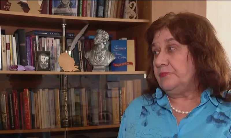 Медалью Пушкина наградили доктора филологических наук из Барнаула  