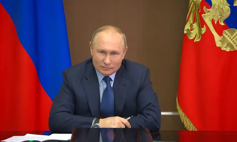 Владимир Путин испытал на себе новую назальную вакцину от коронавируса